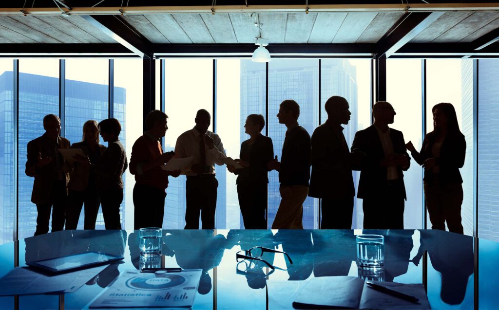 group-business-talking-meeting-roadswhows-bicom-systems-vient-a-votre-rencontre